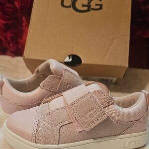 UGG NWT Girls Pink Suede T Rennon Low Slip On Sneakers with Velcro Strap Size 10